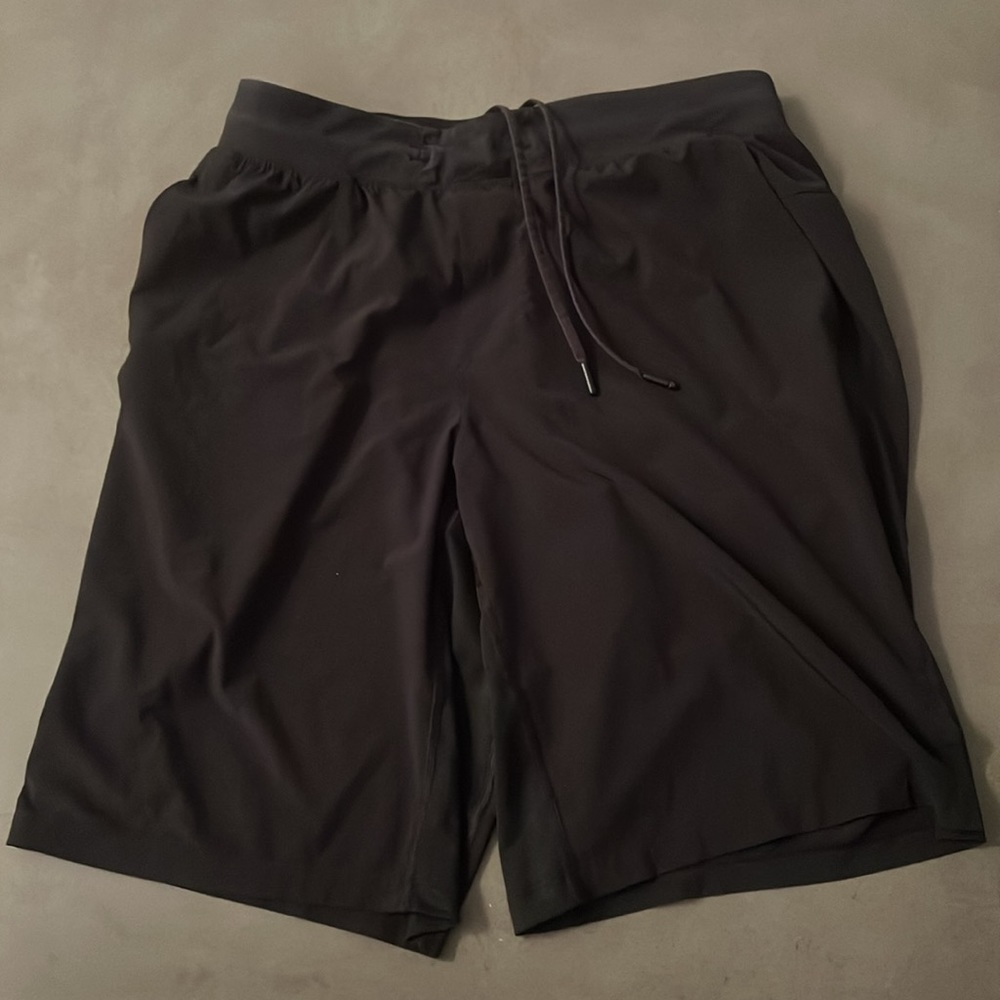 Lululemon Black Large Shorts 9 inch